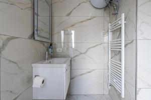 Robert Apartament Center