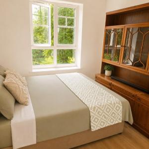 Elegant 3-BR Flat in Northampton near Town Centre