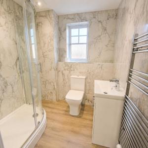 Elegant 3-BR Flat in Northampton near Town Centre