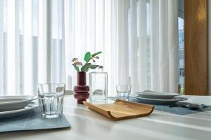 Tradition, Modernity & Light In Porto With Garage