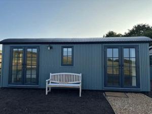 Glamping Pod in Wiltshire with spectacular views - Herdwick