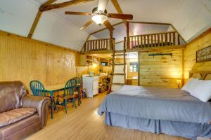 Cedar Falls Cabin 2: Family Getaway By Honey Creek