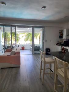 2 Bedroom Apartment With Pool and Beach Access