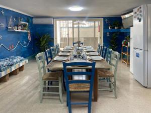 Mancaversa House - 6 Bedrooms with Private Bathrooms, 100m from the Beach