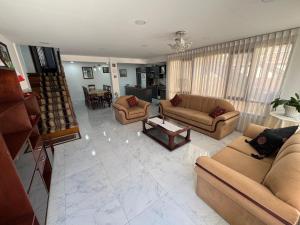 Casa con garaje privado
