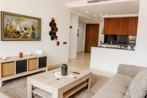 Superb apartment in the heart of city with POOL