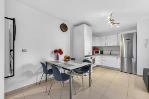 Alcalá seaside apartment, two rooms, private parking