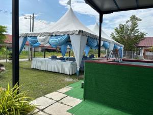 Farshada Homestay