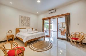 Soham Villa - Stylish 3BR Private Pool Villa in Canggu