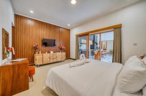 Soham Villa - Stylish 3BR Private Pool Villa in Canggu