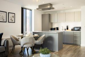 Luxury 2 Bed Apt on Broad Street | City Centre