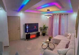 Welcome to your home 15 minutes from the airport