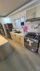 Welcome to your home 15 minutes from the airport