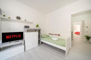 Como, Swiss 5 min - Lake at 10 min - Wifi, Parking