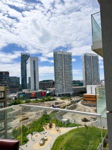 SunsetSkylineApartment