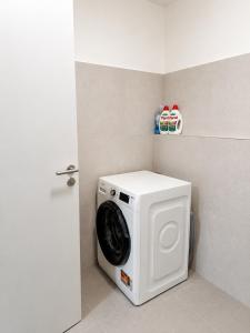 SunsetSkylineApartment