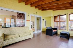 Spacious 3-Bedroom Main House in Bobcaygeon #12