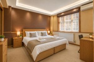 3 Bed - 4 Bath - Sleeps 9 - Oxford St - 4 Bathrooms & AC
