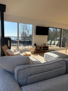 Chalet LEstuaire, River View, Spa