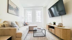 Stylish 3BR Luxury Retreat in the Heart of FiDi