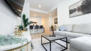 Stylish 3BR Luxury Retreat in the Heart of FiDi
