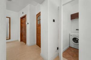 Przytulny Apartament Legionów z Parkingiem by Noclegi Renters