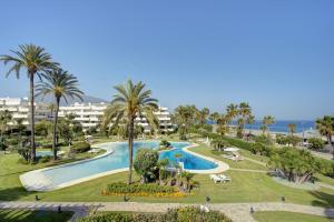 Beachfront Luxury Apartment with Private Pool