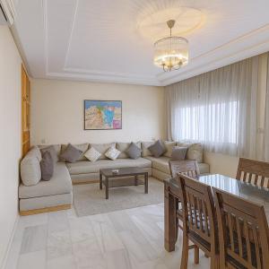 Apartment in downtown Corniche-Hilton & TGV station