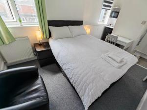 Cherry Studio - Self Contained One-Bed Studio Flat