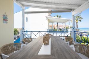 Hanioti Beachfront Escape by Luxlikehome