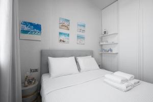 Hanioti Beachfront Escape by Luxlikehome