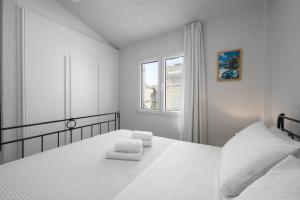Hanioti Beachfront Escape by Luxlikehome