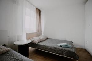 Targowa Luxury 3-Bedroom Apartment - Free Parking