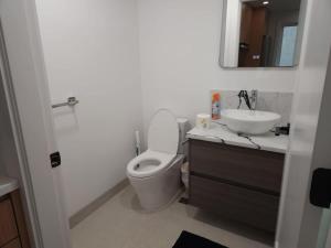 Vancouver Townhouse two beds street parking