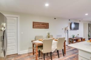 Explore Historic Dtwn Staunton! Walkable Apartment