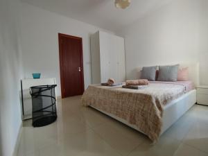 Sliema - Tigne - Modern Cozy Near Sea Front 3 bedroom Apt