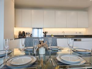 Stylish 3 Bed 2 Bath Quick Tubes to City & Wembley