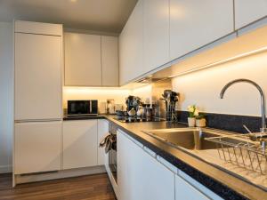 Stylish 3 Bed 2 Bath Quick Tubes to City & Wembley