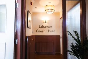 Laburnum Guest House - Heathrow London T5
