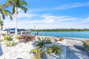Barefoot Beach Resort A105