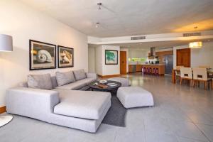 Luxury 3BR Beachfront Private Pool Ultravioleta