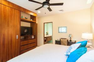 Happy Vibes Getaway with Stellar Oceanview Roof Pool!