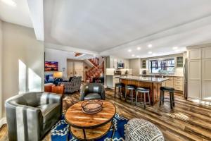 Peoples Choice at Heavenly - Pets Hot Tub Remodeled
