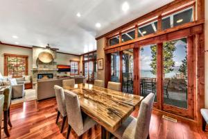 Lakefront Modern Luxury w Hot Tub Fireplace PEAK SS1