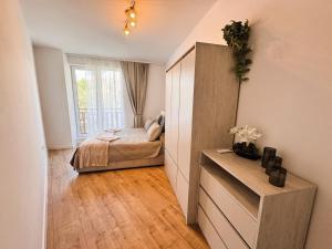 1BR Apartment | Sea Pine Boutique