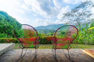 Privacy-Panoramic views-Large Pool-Mountain top
