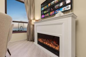 FIRST CLASS 2BR Sea View w Ain Dubai Views
