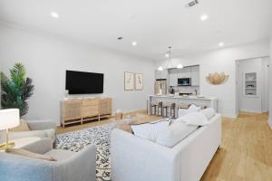 Coastal 1BR with Pool - Near Beach