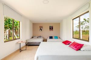 Casa campestre con piscina y jacuzzi en Pereira