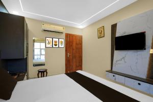 Hotel O RS PALACE